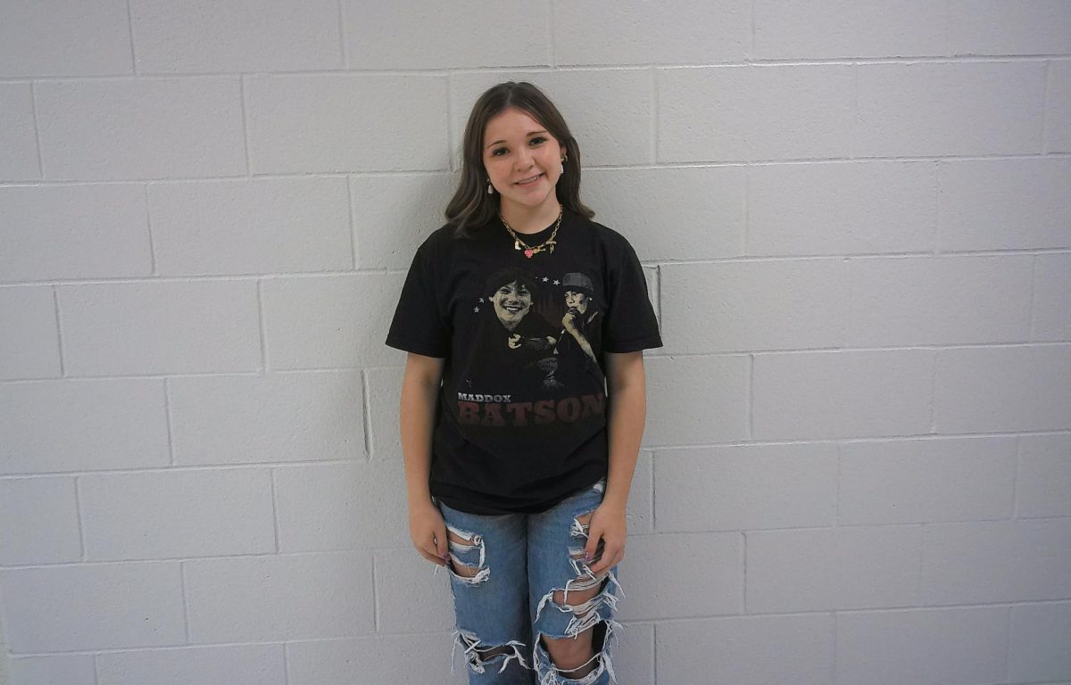 Shae Marling is a senior at Wheeling Park High School. Shae fits herself into any aesthetic, except for emo/dark. Her favorite fashion trends include "mini skirts, oversized t-shirts, bodysuits, all kinds of random things." Shae said. She enjoys shopping at Boutiques, American Eagle, Aerie, Altar'd State and a lot online.