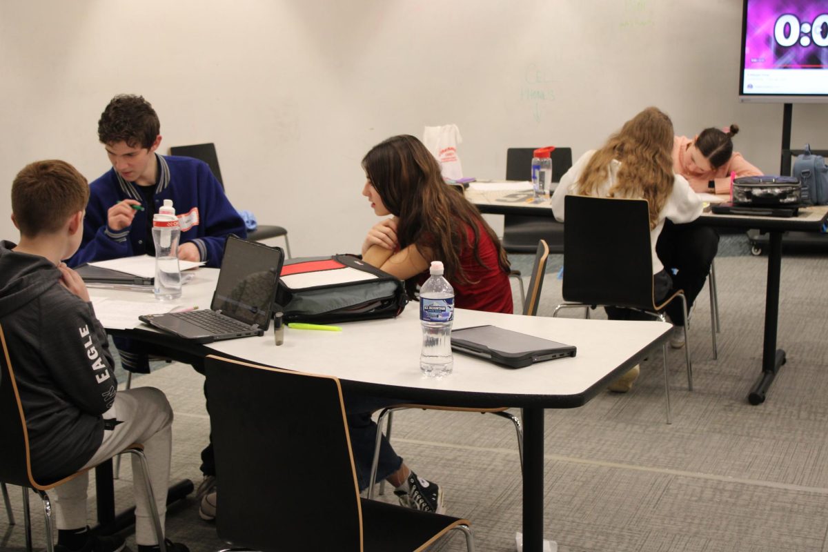 Middle School students were able to choose from speech and debate events such as duo, prose, poetry, broadcasting, and debate.
